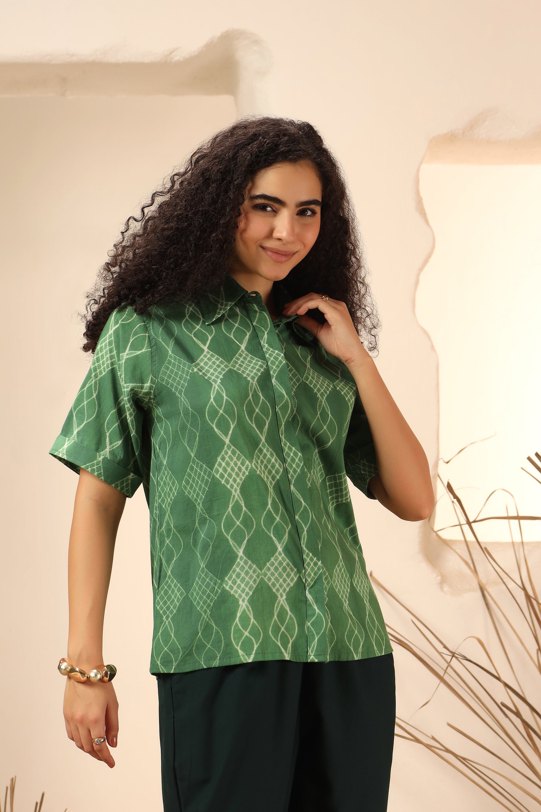 Khus green shibori tie-dye cotton shirt for women, relaxed fit - World of Toji