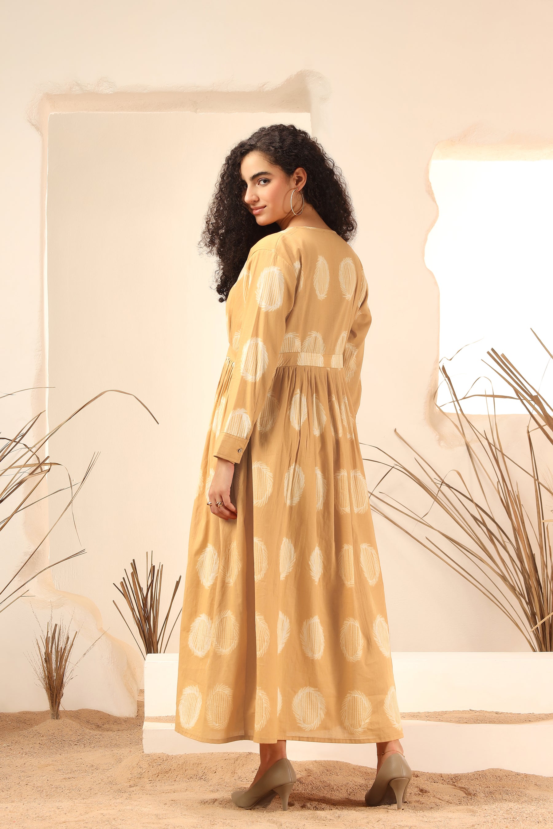 Aamras yellow shibori tie-dye cotton wrap dress with V-neck and kimono sleeves - World of Toji