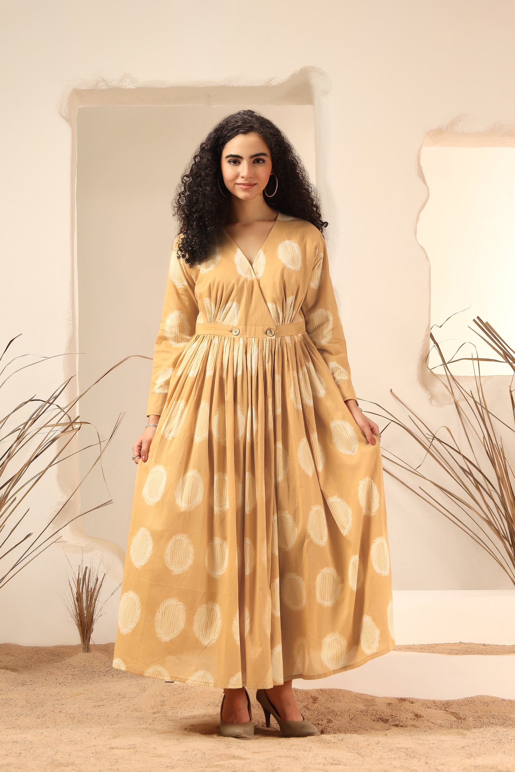 Aamras yellow shibori tie-dye cotton wrap dress with V-neck and kimono sleeves - World of Toji