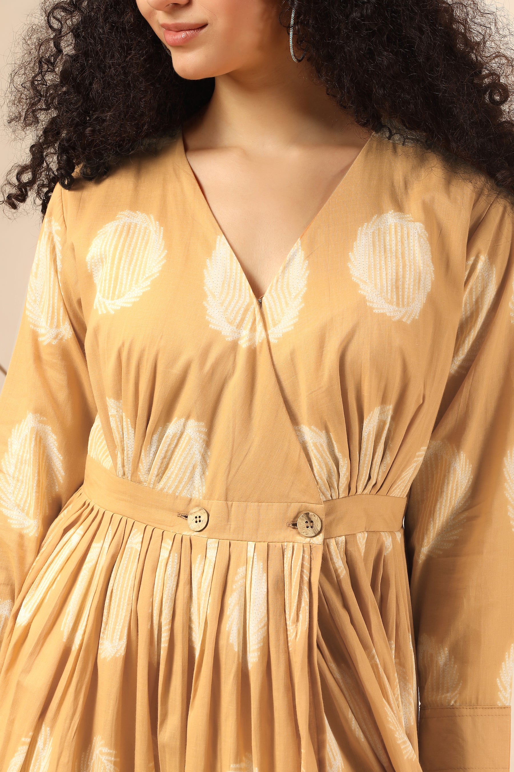 Aamras yellow shibori tie-dye cotton wrap dress with V-neck and kimono sleeves - World of Toji