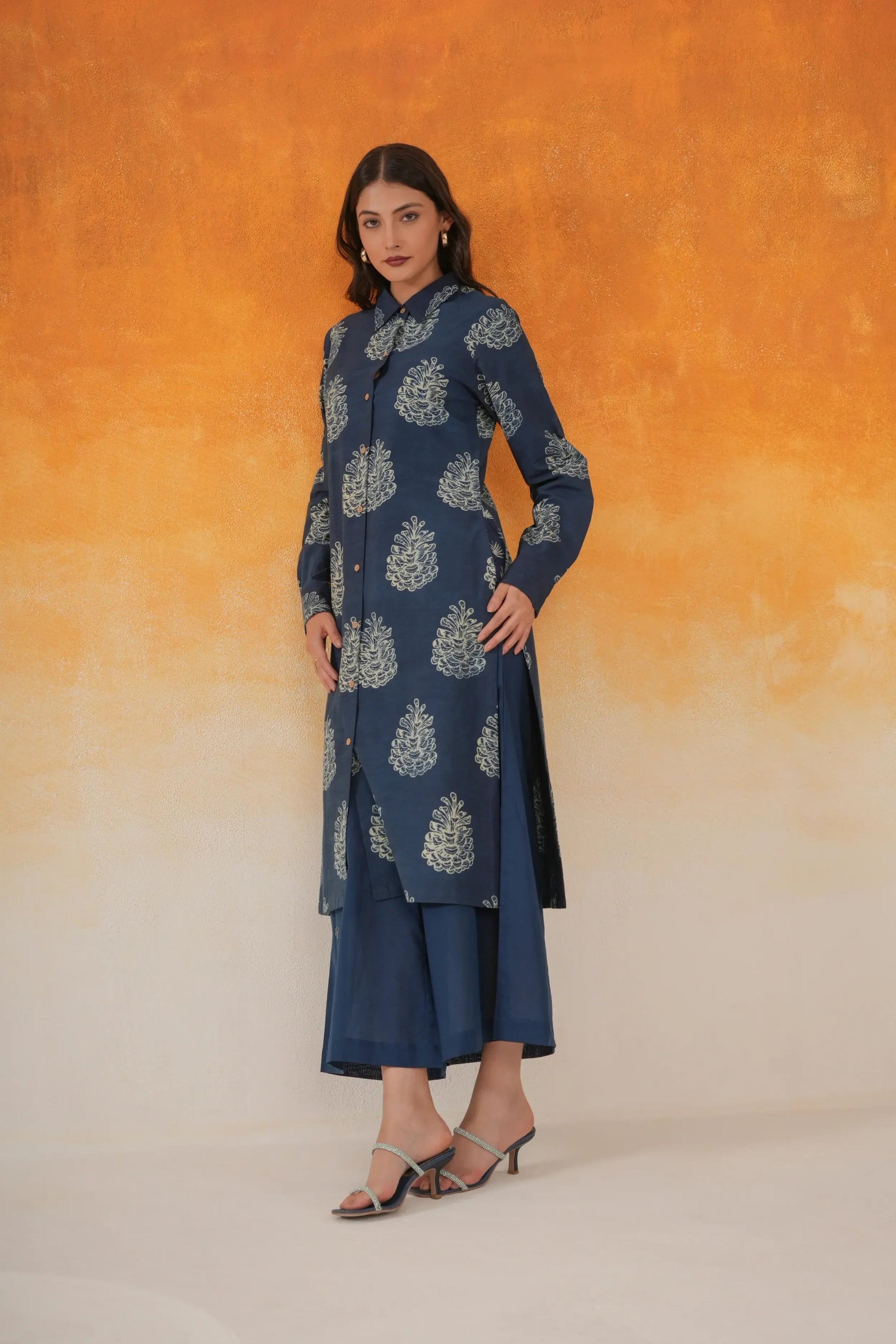 Pine shirt-style Ajrakh cotton kurta in indigo - World of Toji
