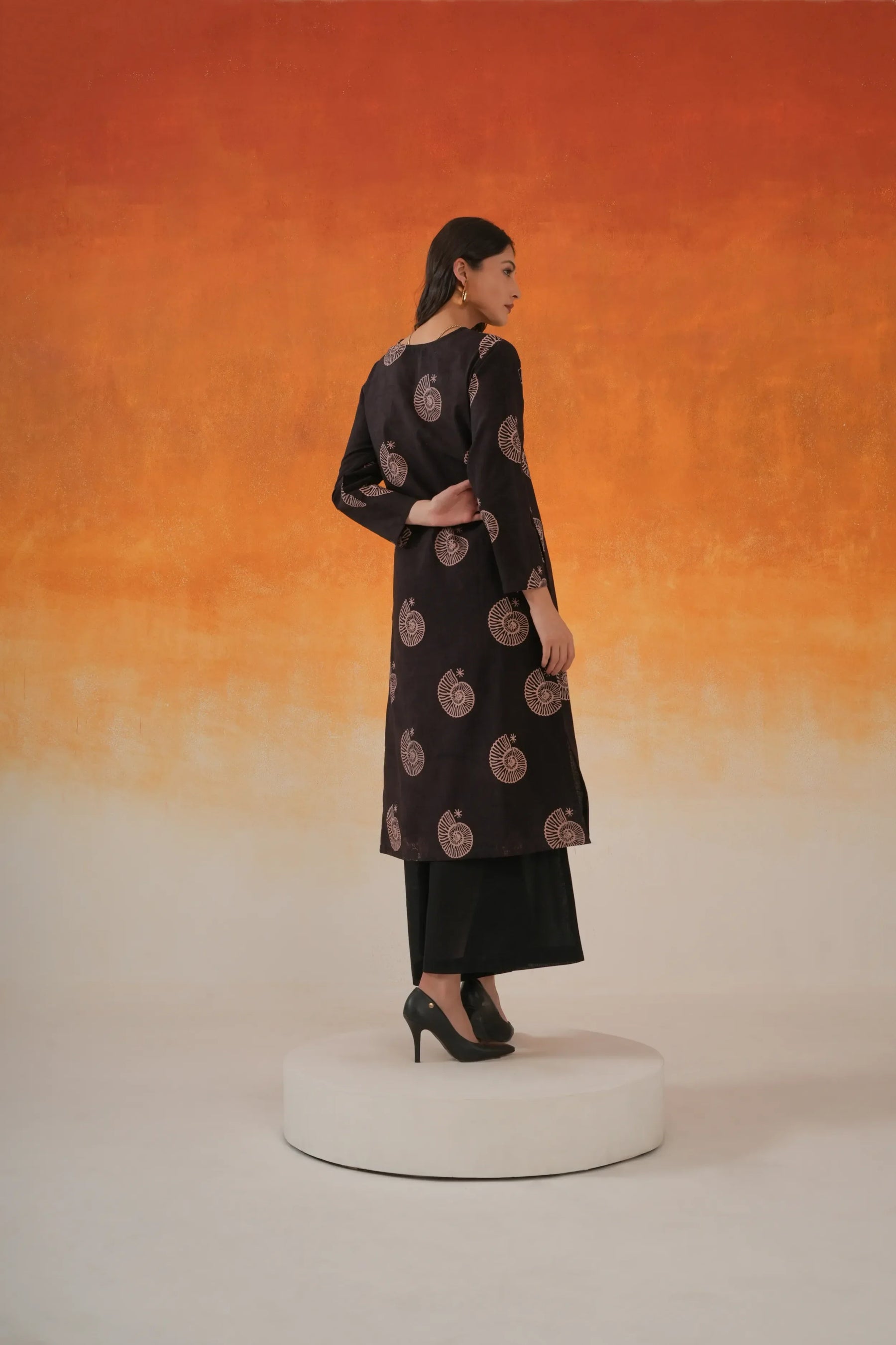 Conch straight Ajrakh cotton kurta in black - World of Toji